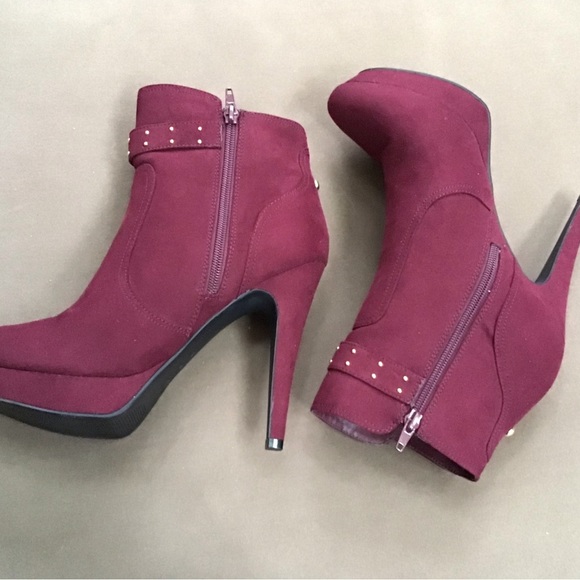 G by Guess Dalli Side Buckle Stiletto Ankle Bootees - Picture 6 of 13